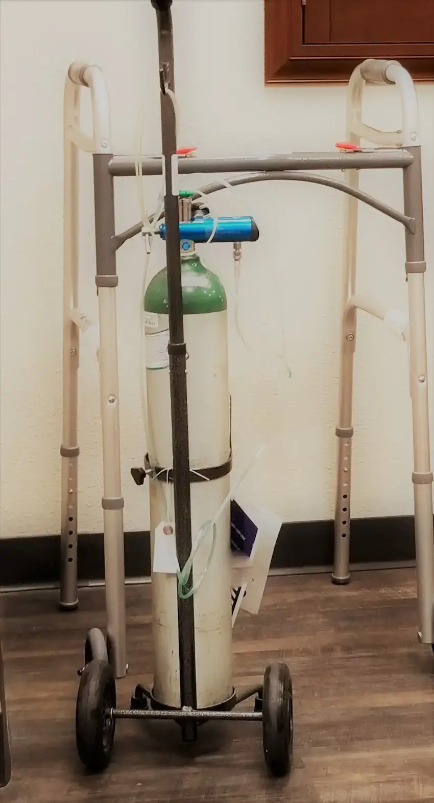 oxygen-tank-and-walker-healthcare-medical-equipmen-2026-07-15-21-35-32-utc (1)